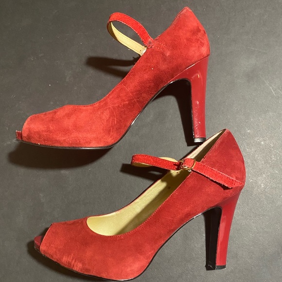 Bandolino Shoes - Suede Open Toe Hidden Platform Pump